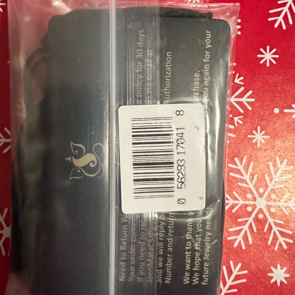 JeenMata Beautiful 1 Carat Round Cut Real Moissanite Solitaire Pendant Necklace - Picture 3 of 3